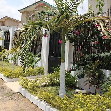 Residences Hotels Sejours Affaires Abidjan Exterior foto